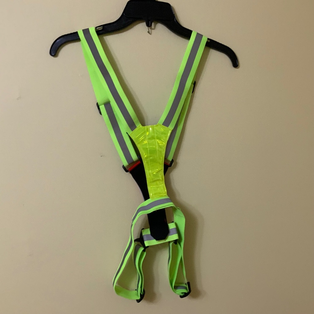 Led Light Up Running Vest Reflective Vest for Walking at Night, High Visibility